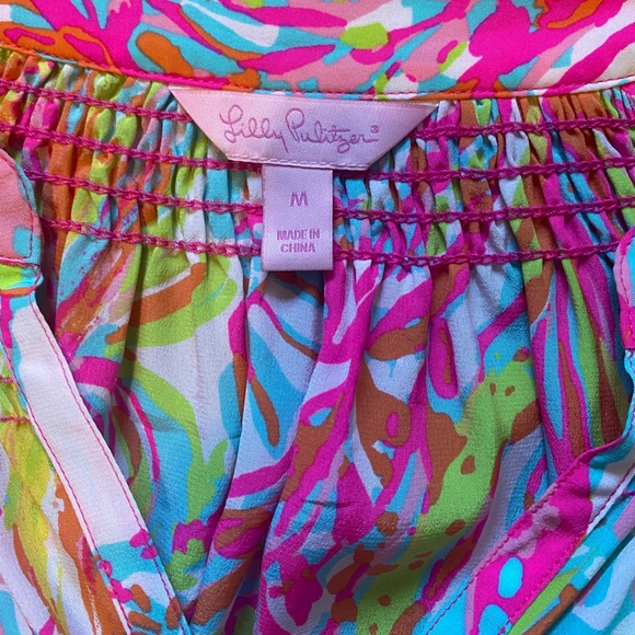 Beautiful Lily blouse size Medium! Selling as is! - Picture 2 of 6